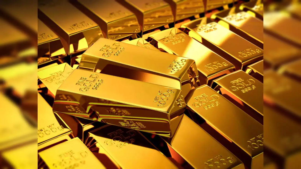 Gold prices in Dubai experience a decrease at the start of the week